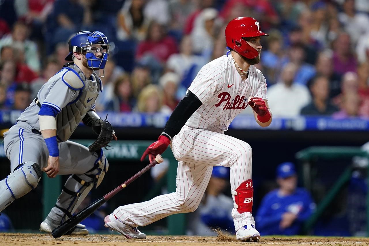 Chapman, Bradley vont loin, les Blue Jays écrasent les Phillies 18-11