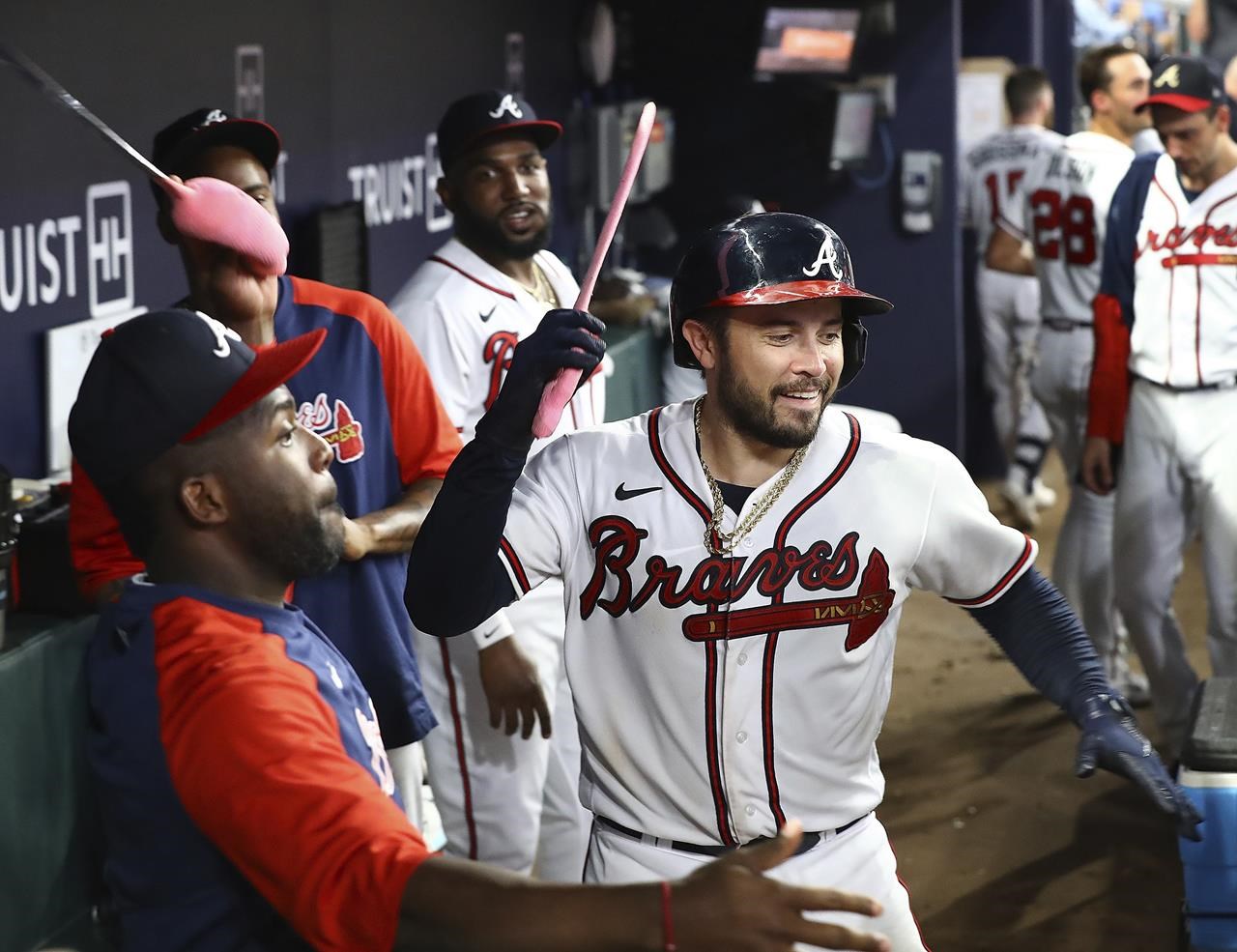 D’Arnaud et Swanson réalisent des homers, les Braves gagnent 3-2 et obtiennent une place en séries