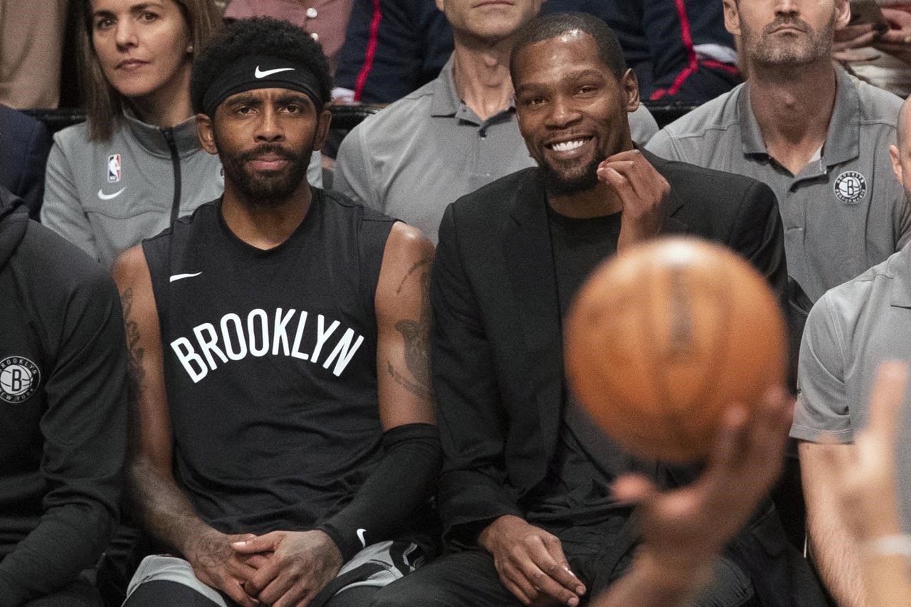 Durant, Irving tentent de passer à autre chose après l’été mouvementé des Nets
