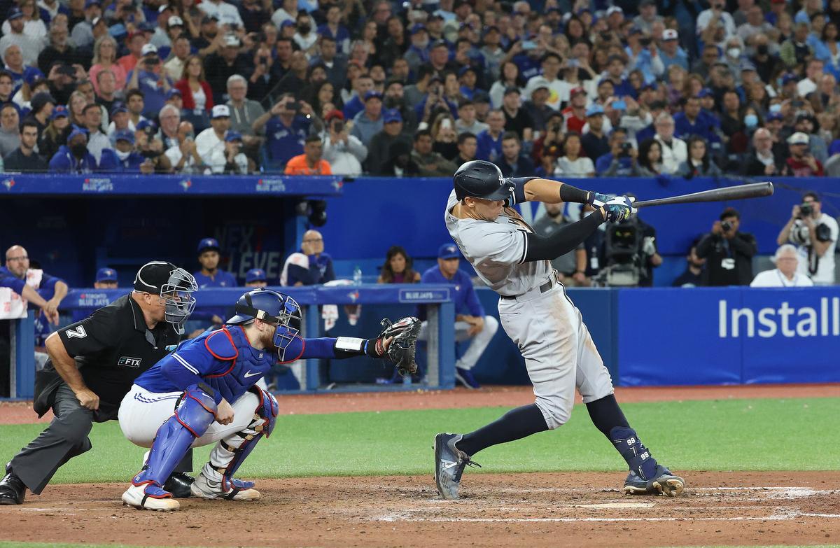 Gregor Chisholm : Aaron Judge écrase d’un seul coup le home run record et la célébration de la fin des playoffs des Blue Jays