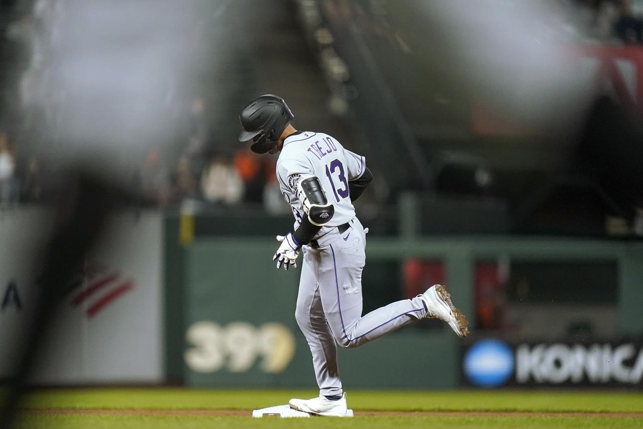 Les Giants battent les Rockies 6-3 pour conserver de minces espoirs de playoffs