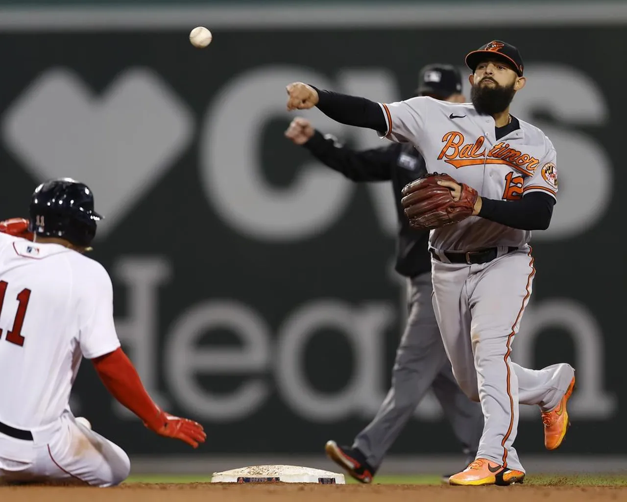 Les Orioles gaspillent 4 homers dans une défaite 13-9 contre des Red Sox en perte de vitesse