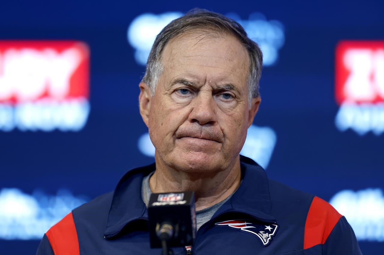 Mac Jones des Pats reste muet sur son statut après sa blessure à la jambe