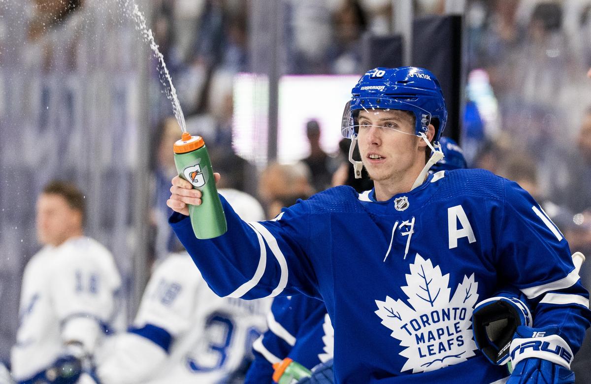 Mitch Marner des Maple Leafs se dit ouvert à un rôle de défenseur situationnel