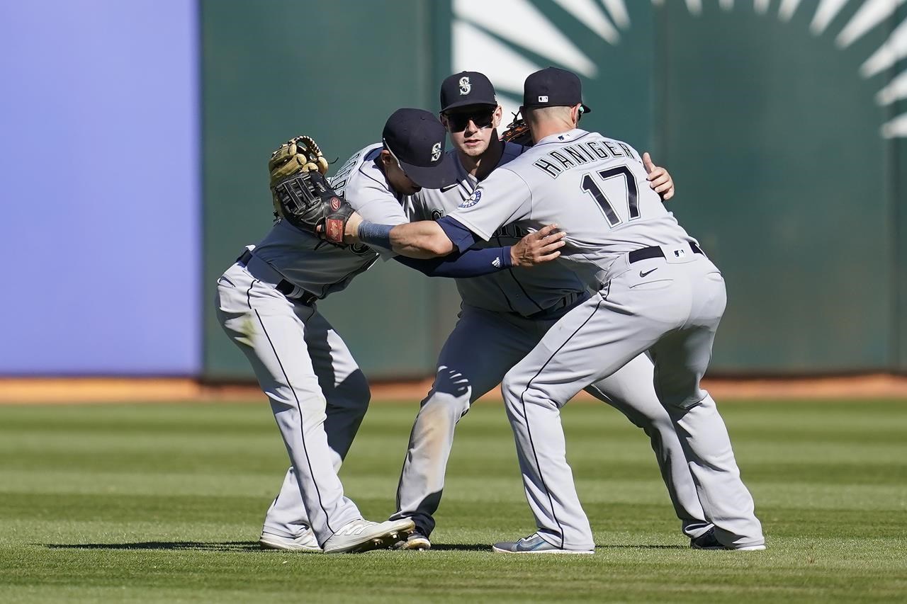 Rodríguez part avec une douleur au dos, les Mariners battent les A’s 9-5