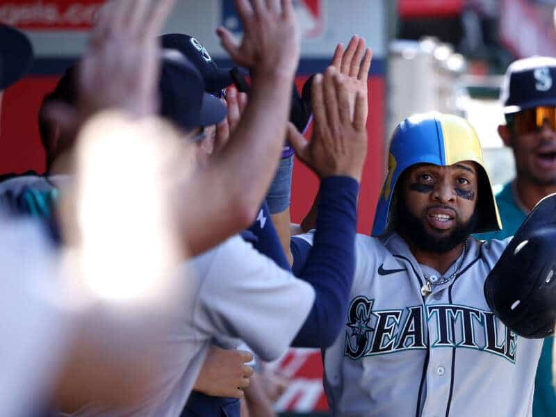 Santana et France propulsent les Mariners