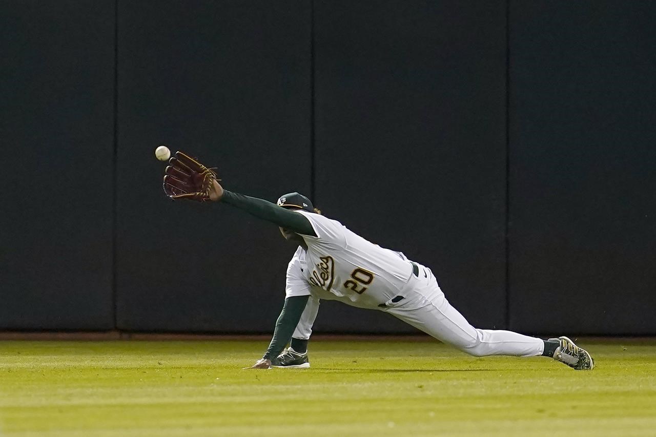 Torrens fait un homer mais les Mariners trébuchent à nouveau sur les A’s et s’inclinent 2-1