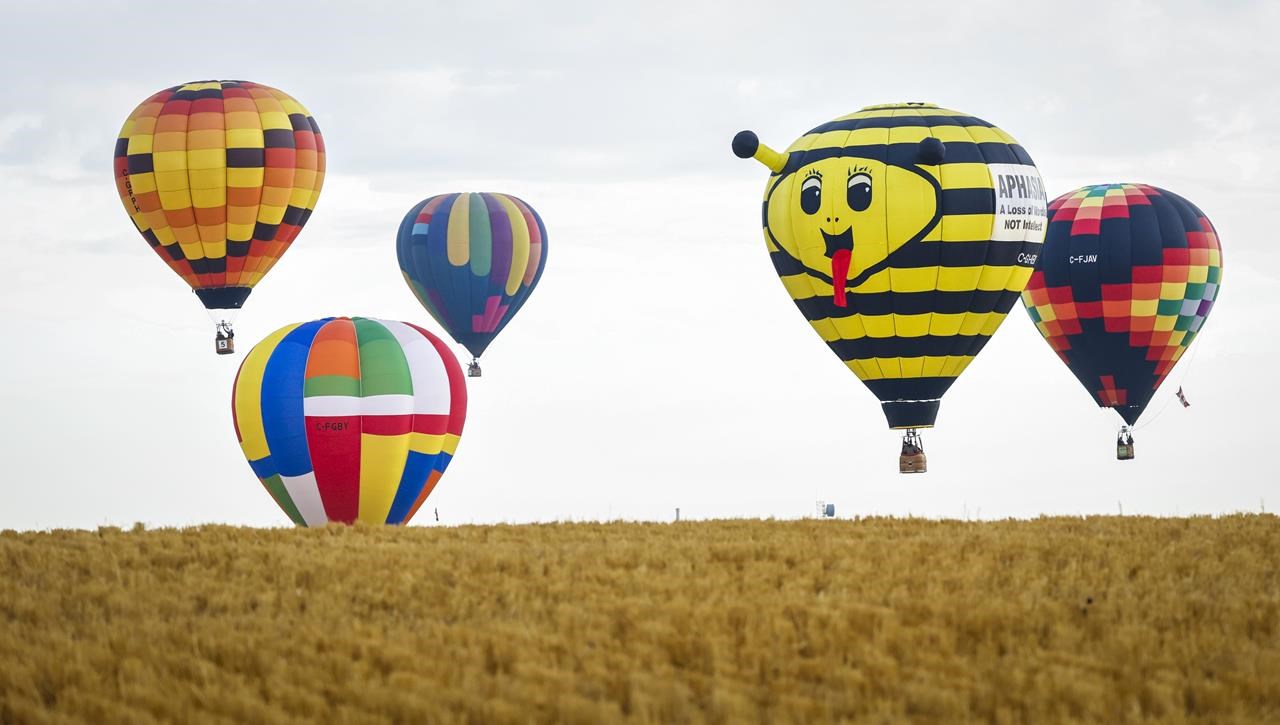 ‘Un peu comme des forains’ : le festival international de ballons revient à High River, en Alberta.