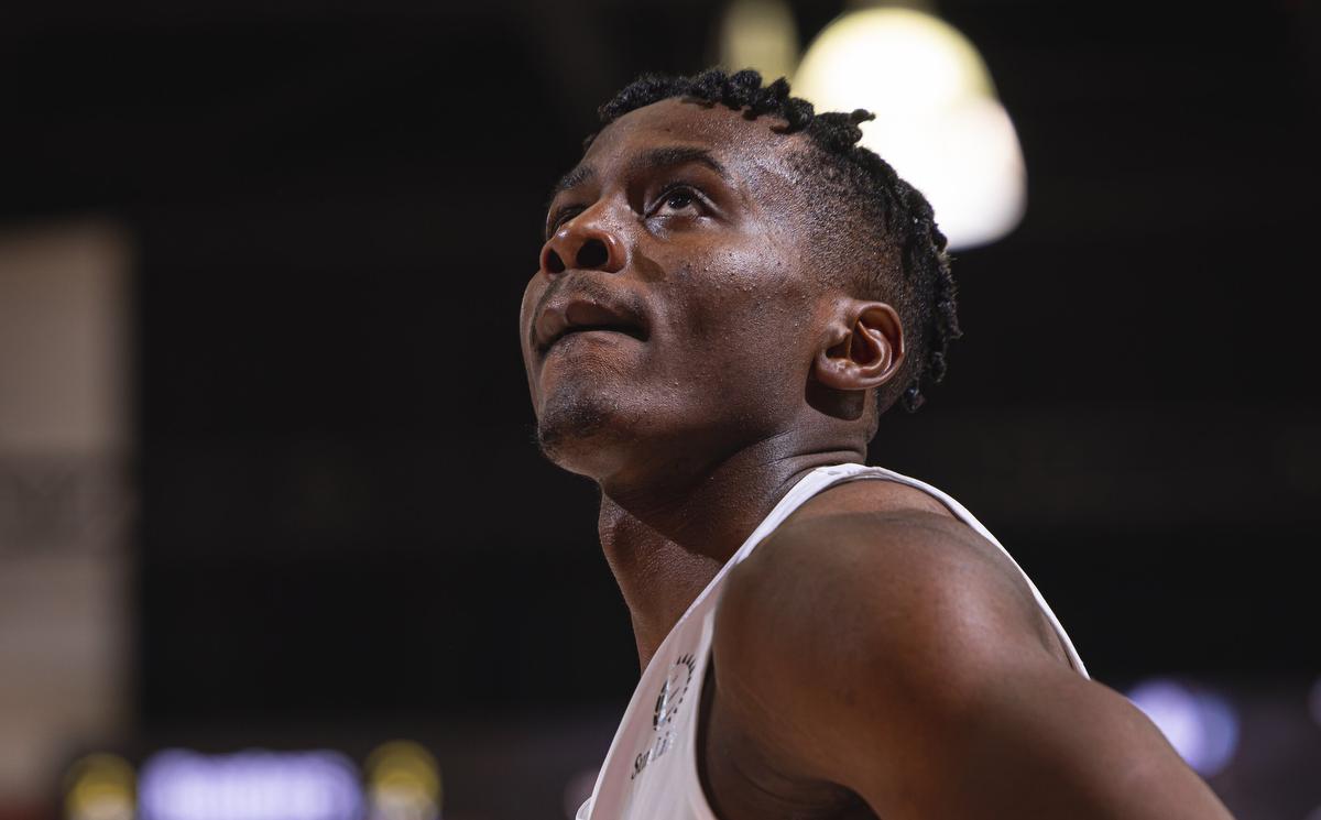 Dave Feschuk : ‘Je suis ici pour jouer’, déclare la recrue des Raptors Christian Koloko