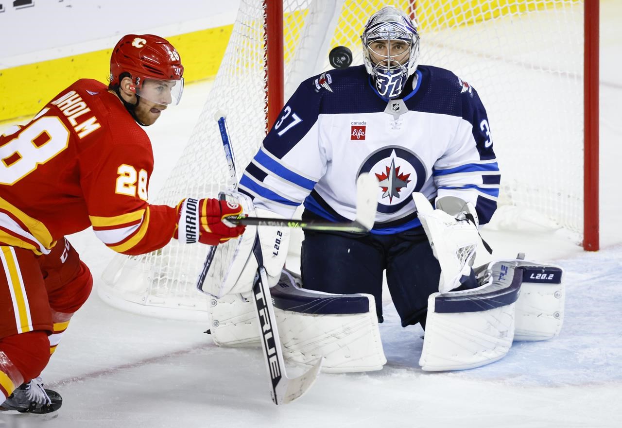 Dubois marque deux fois pour les Jets dans une victoire pré-saison de 5-3 contre les Flames