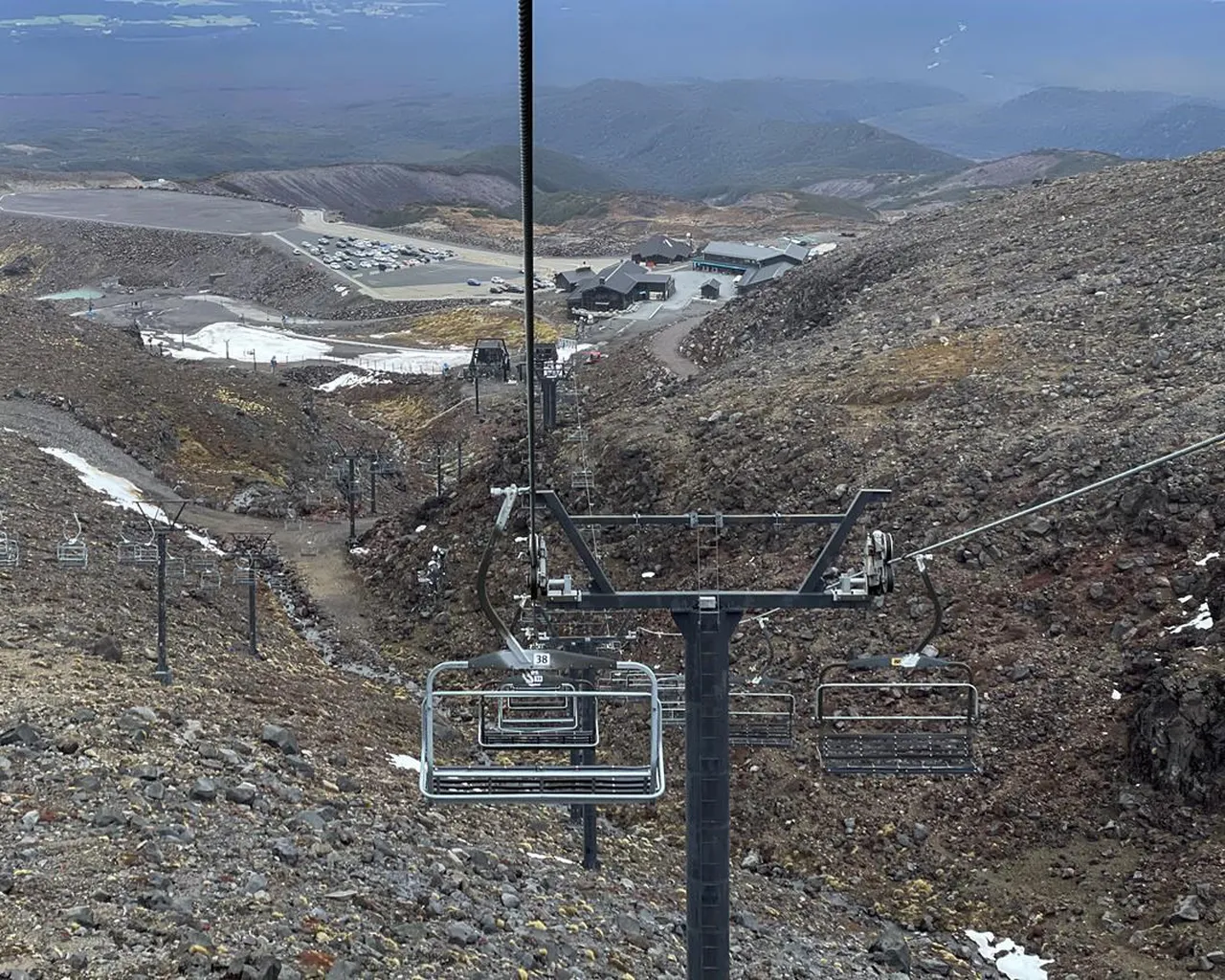 La neige manquante met les célèbres domaines skiables néo-zélandais dans le précipice