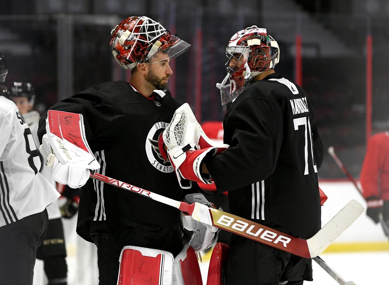Le gardien des Sénateurs Cam Talbot absent de cinq à sept semaines en raison d’une blessure au haut du corps