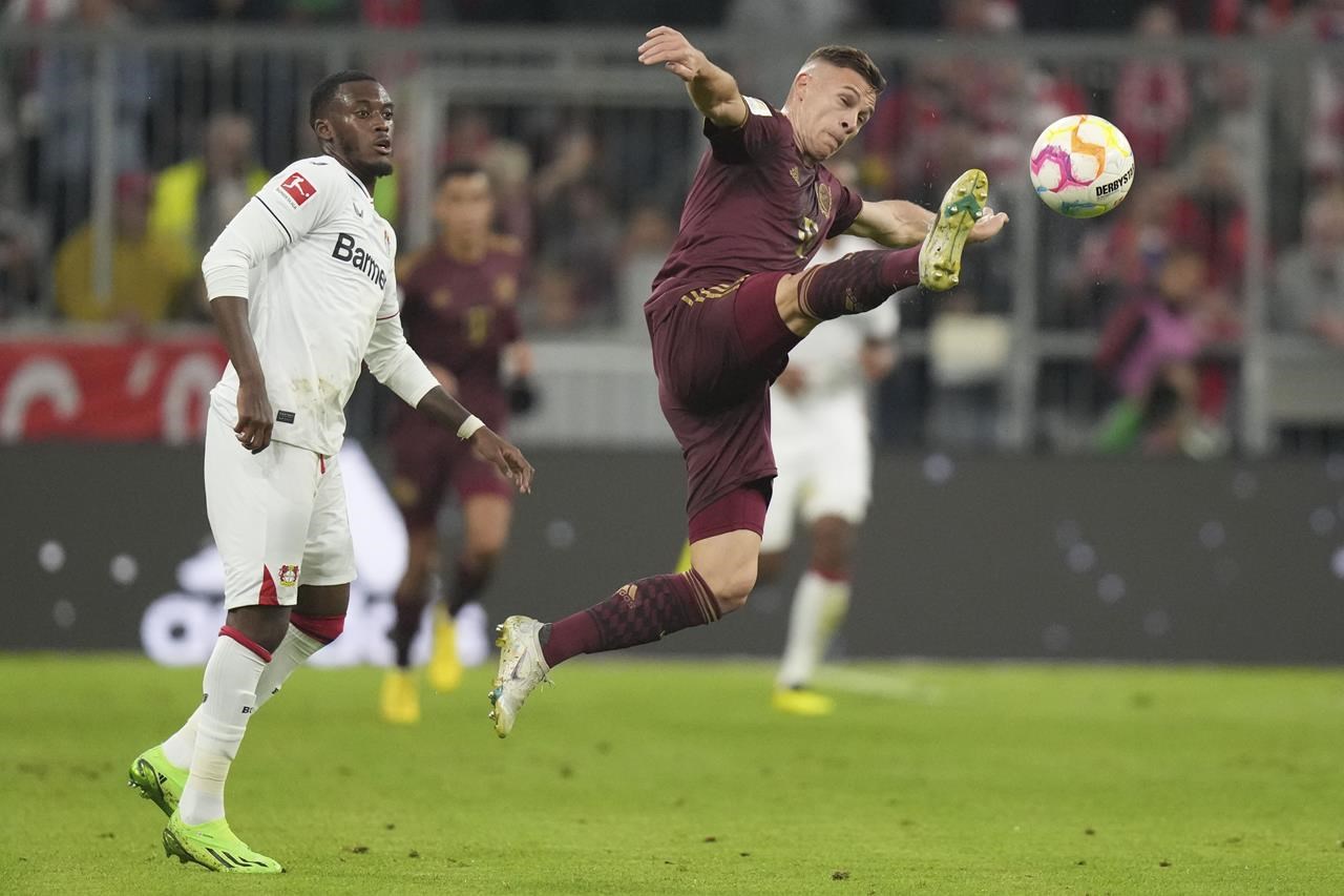 Les joueurs du Bayern Kimmich et Müller testés positifs au COVID-19