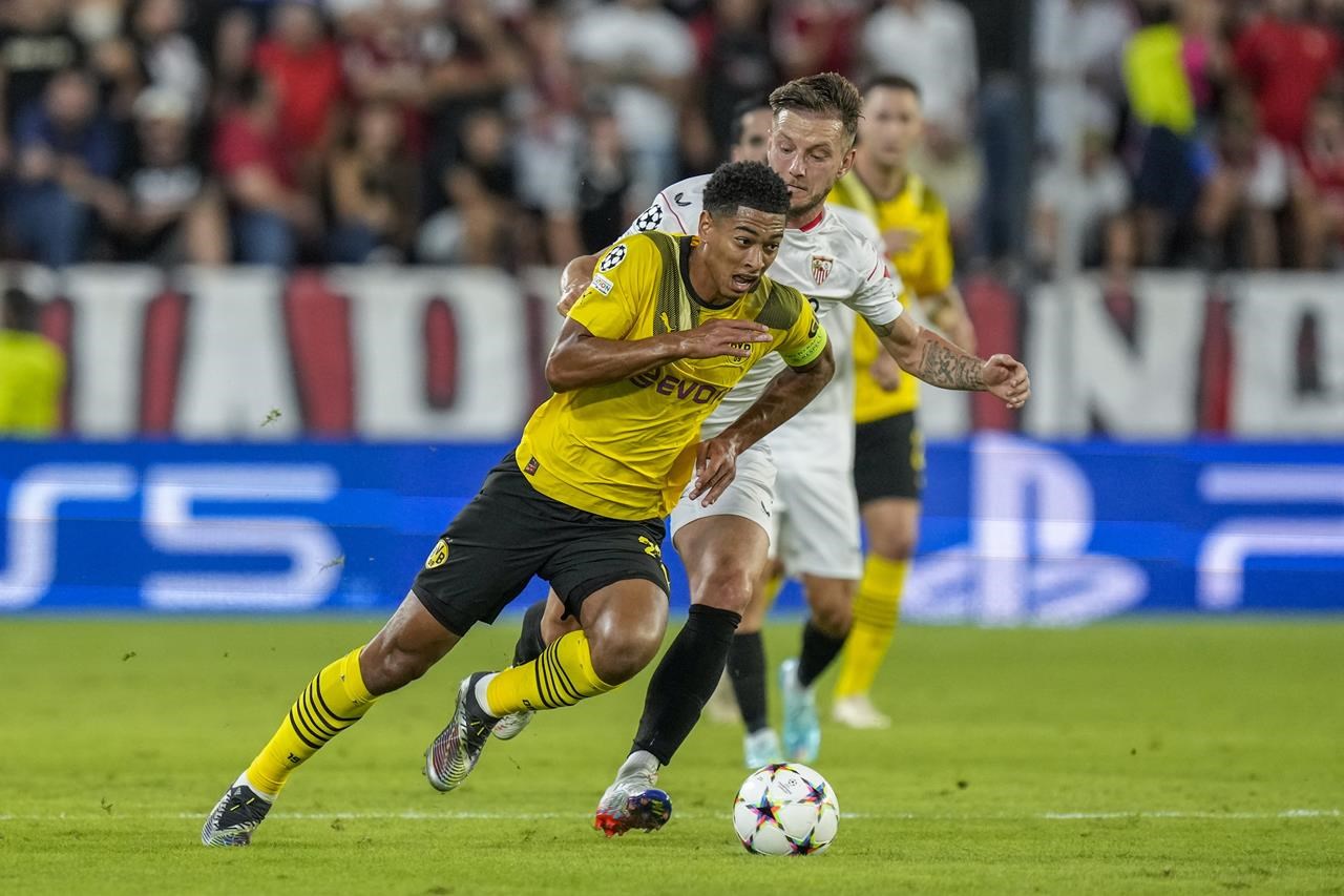 Les supporters de Séville disent adieu à Lopetegui après la défaite de Dortmund