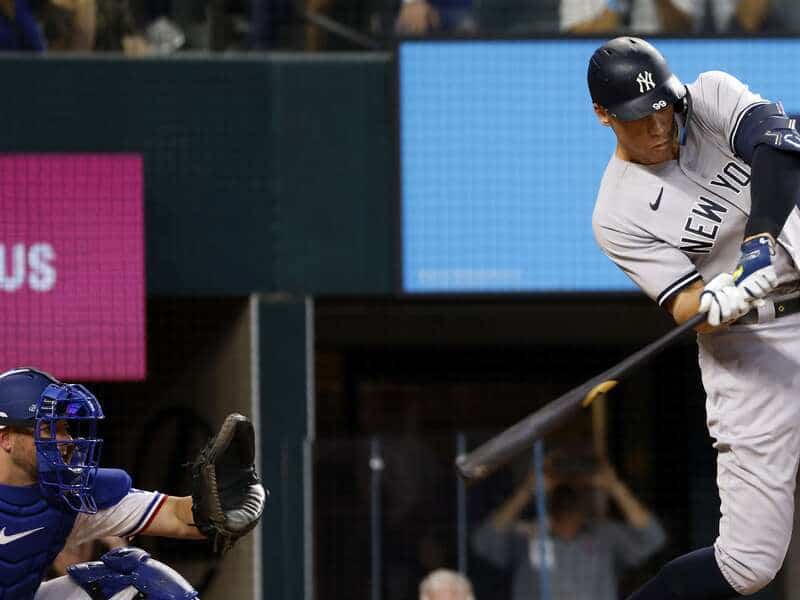 Les Yankees victorieux; Judge attend la 62e