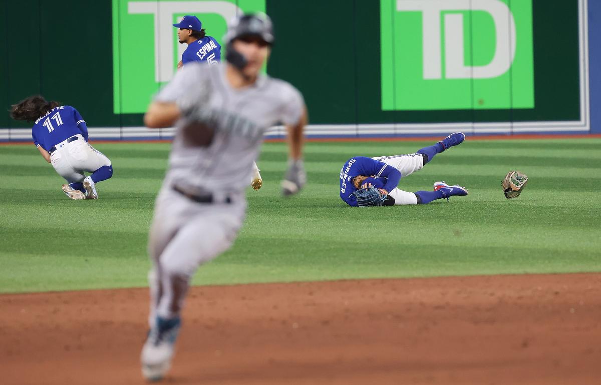 Mike Wilner : L’avance des Blue Jays disparaît et le match tourne sur une balle juste hors de portée de Bichette, Springer