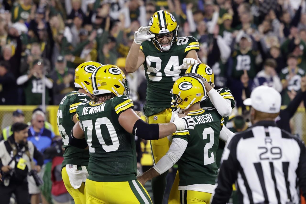 Rodgers, Crosby mène les Packers contre les Pats, Zappe 27-24