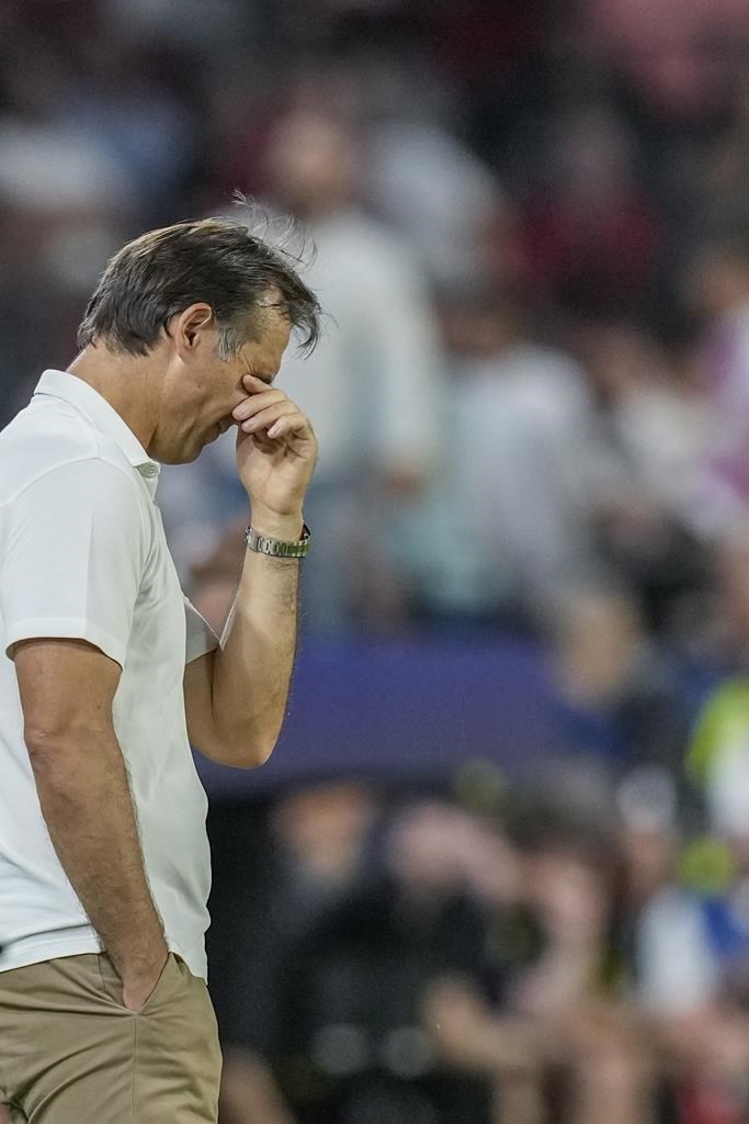 Séville licencie Julen Lopetegui après la défaite contre Dortmund en CL