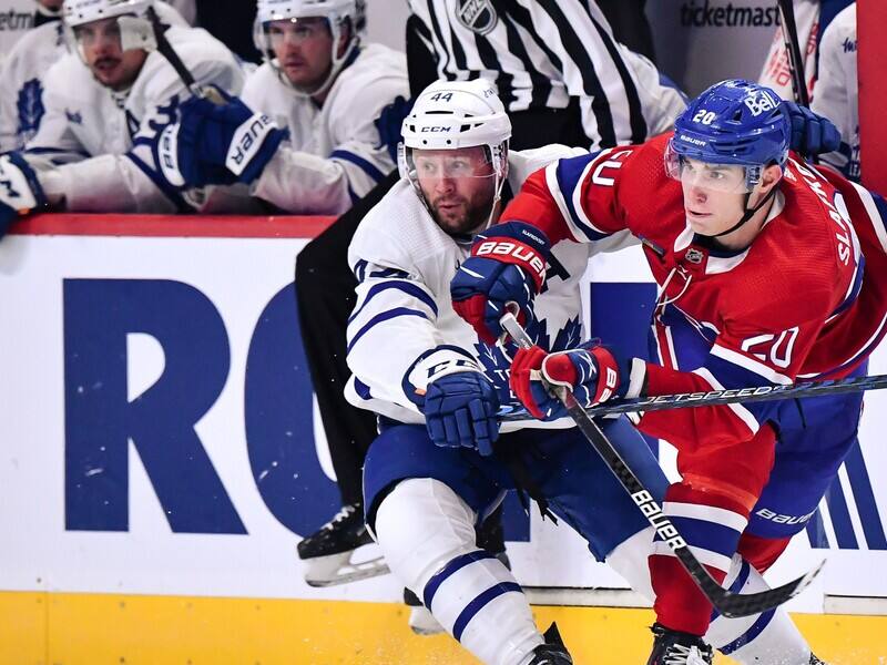 Slafkovsky sort de sa coquille