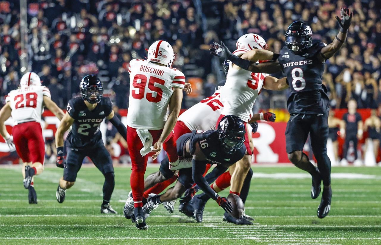 Thompson lance 2 TDs, le Nebraska se reprend pour battre Rutgers
