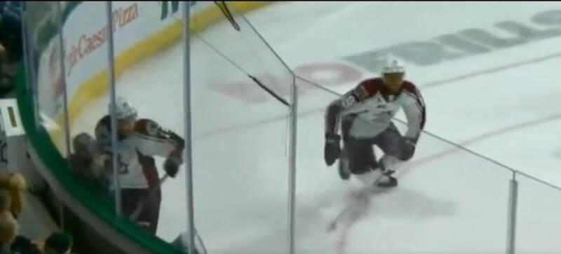 Ã VOIR: Owen Beck expulsÃ© pour un coup Ã  la tÃªte – TVA Sports