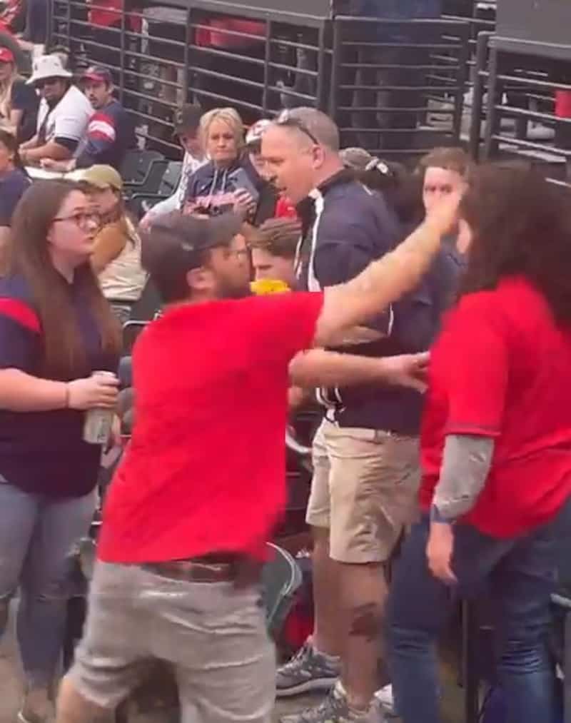 Une bagarre Ã©clate dans les gradins au match des Guardians – TVA Sports