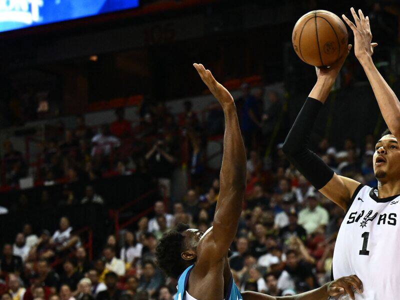 Victor Wembanyama complÃ¨tement perdu Ã  ses dÃ©buts – TVA Sports