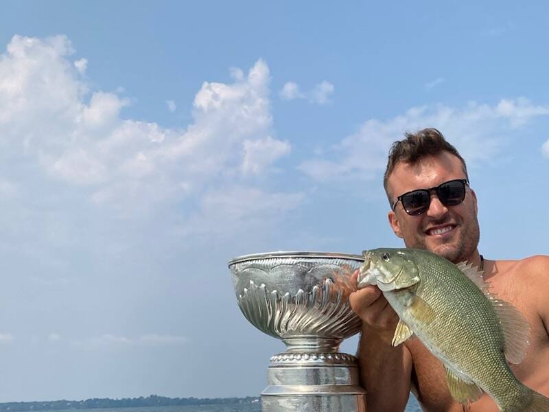 La coupe Stanley est allÃ©e taquiner le poisson – TVA Sports