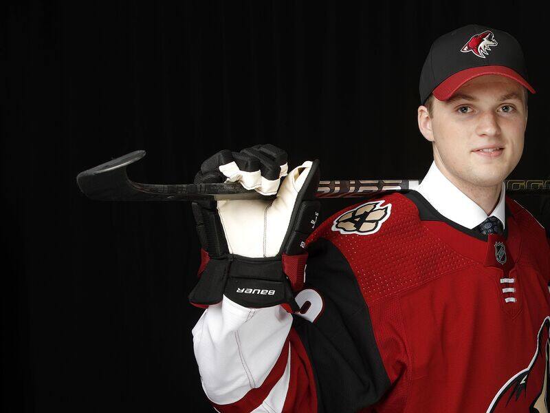 Un jeune espoir qui a dit non aux Coyotes signe avec les Bruins – TVA Sports