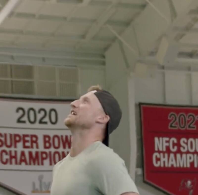 Ã VOIR: Combien de ballons de football Steven Stamkos peut-il attraper? – TVA Sports