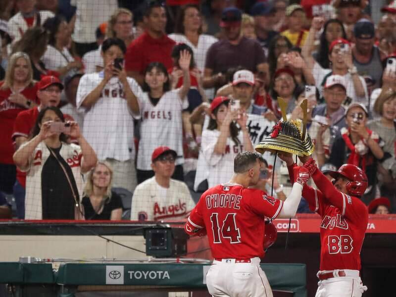 Ã voir: les Angels usent de crÃ©ativitÃ© lors du lancer protocolaire – TVA Sports