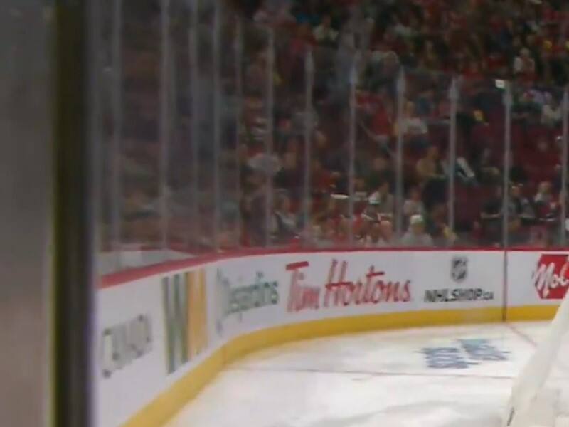 Ã VOIR: Montembeault se fait passer un sapin – TVA Sports