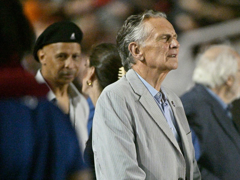 Des Â«push-upsÂ» de Larry Smith Ã  la mi-temps – TVA Sports