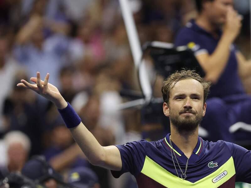 Medvedev bat Alcaraz et retrouvera Djokovic en finale – TVA Sports