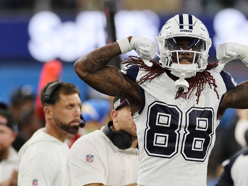 Ã VOIR : Les Cowboys remportent un match tendu et violent – TVA Sports